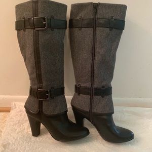 black and grey winter boots